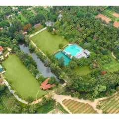 An aerial view of the stunning Big Banyan Vineyard & Resort, the venue for a New Year's Gala. I am experienced in performing at large, scenic outdoor locations for corporate and private events.