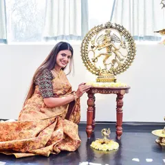 A moment of peace and connection with the Nataraj. As a dancer and yogi, having this symbol in my studio is a dream fulfilled, and it fills the space with a powerful, creative vibration.