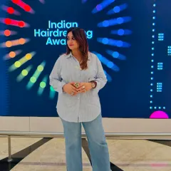 A candid moment at the Loreal Professional event. My goal is to immerse you in the world of professional hairdressing, showing you what it takes to be a recognized and respected stylist.