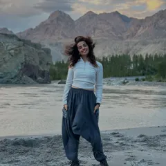 Feeling the wind and the energy of the Indus river in Ladakh. There's a wild freedom in these landscapes that encourages you to just be, fully present and alive in the moment.