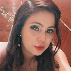This close-up shows a silver glitter eyeliner look that really makes the eyes pop. It's a great way to add a touch of glamour for a cousin's wedding or a cocktail party.