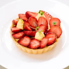 A single-serving strawberry and crème pâtissière tart. This perfectly portioned dessert allows you to enjoy the taste of our signature tart all to yourself.