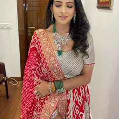 With eyes closed, you can see the soft blend of colors that create the sunset effect, a popular choice for Indian festive makeup.