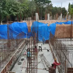 The basement level under construction at the Campus Biovet site. This phase involved extensive concrete and reinforcement work, forming the structural base for the three-story building above.