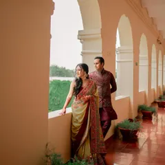 A vintage dream in Agra. This shot captures the royal vibe of Anu's Mehendi function.