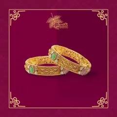 A beauty of antique gold with temple and diamond work. This pair of kadas offers a perfect fit for every hand, blending divine motifs with the sparkle of diamonds for a timeless appeal.
