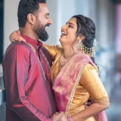 That beautiful, uninhibited laugh you only share with each other. This is the kind of authentic moment I strive to capture during an engagement or couple shoot.