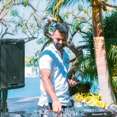 It's not just about the nightlife. I love curating the perfect soundtrack for daytime events, like this private brunch. Here I am, setting a relaxed yet groovy atmosphere with some sunny house tracks.