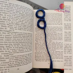 A simple and clever design, this reading glasses bookmark is a fun accessory for any bookworm.