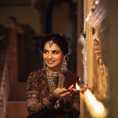 For this festive Deepawali photoshoot, we created a warm, luminous look to match the glow of the diyas. The makeup features soft, bronzed eyes and a radiant skin finish, showing how my work translates into beautiful, atmospheric editorial photography.