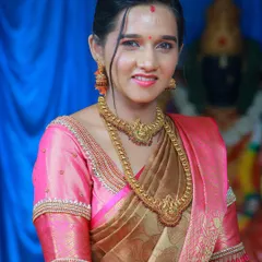 Another lovely portrait from the same event, capturing a warm and welcoming smile. We take multiple shots to ensure we get the perfect expression.
