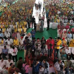 This photo captures the immense crowd at the community event, all comfortably seated under the tent I provided. Managing large gatherings is a key part of my service.