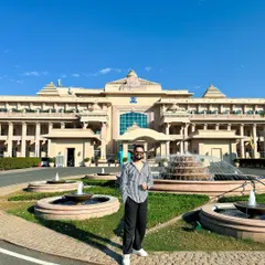 Another shot at the ITC Grand Bharat. Working at such grand destination wedding venues inspires me to deliver a performance that matches the scale of the location.