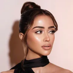 Another angle of this bright and soft look, highlighting the incredible glow on the high points of the face.