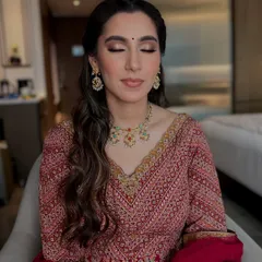 A close-up of Adhya's eye makeup. This unfiltered shot shows the seamless blending and soft tones we used to create a sophisticated and timeless look.