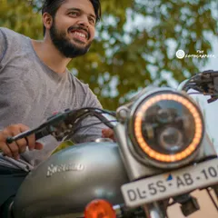 A candid-style shot during a posed session. Having the subject look off-camera creates a more natural and relaxed feel, as if capturing a moment in between the main shots.
