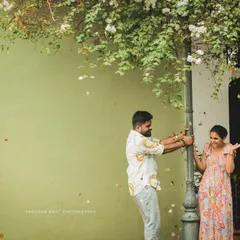 The colorful streets of Pondicherry's French Quarter provide a playful and unique backdrop for a pre-wedding shoot. We can explore the city to find the most interesting spots.