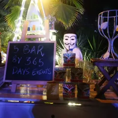 To match a client's quirky theme, I incorporated these fun tiki-style mugs into the bar service. The small details, like the chalkboard sign and themed props, help create a cohesive and memorable event.