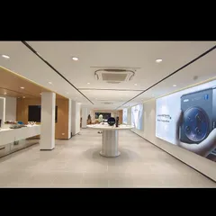 A look at a completed retail showroom for Vivo. We handled the entire commercial space transformation, focusing on a clean, modern design that aligns with the brand's identity and creates an excellent customer experience. The lighting and layout were planned for maximum product visibility.