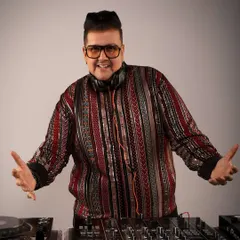 Some more from the shoot. It's all about the style, the pose, and the music. More on your way.