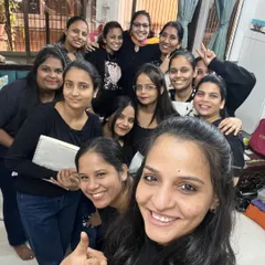 The energy in our offline classes is amazing! A happy selfie with our students who are all smiles after mastering a new technique.
