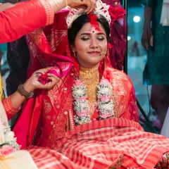 The 'Sindoor Daan' is a deeply significant moment in a Bengali wedding. We capture this intimate ritual with the respect and artistry it deserves.