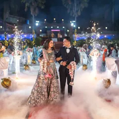 Making a grand entrance at the reception. I use special effects like low-lying fog and sparklers to create a dramatic, cinematic feel for your reception photography, ensuring your entry is as memorable as the ceremony itself.