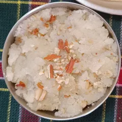 My Sooji Halwa, a simple and classic Indian dessert. This one was part of my festive Christmas menu, sweetened just right and topped with slivered almonds.