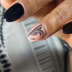 Black in heaven. A close-up of the delicate 3D swirl art before it's applied.