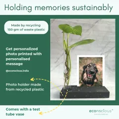 A closer look at our photo holder and vase combo. You can add a personalized photo and a plant cutting, making it a truly thoughtful and eco-friendly gift for someone special.