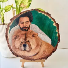 Some bonds are just so pure. This portrait of a man and his best friend was painted on a rustic wood slice, which adds a warm, natural feel. I focus on capturing the quiet, loving moments that mean the most.