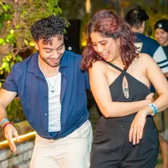 I love capturing these moments of pure happiness on the dance floor. This is the energy that fuels our Sunday nights, a perfect mix of great music, spontaneous smiles, and authentic connection.