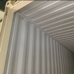 This detailed shot shows the corner and ceiling structure inside a container. The robust, all-steel construction is what makes our units exceptionally resistant to fire, earthquakes, and extreme weather.