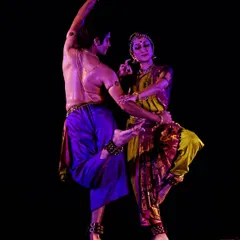 A powerful pose from 'Converse', my duet with Pavitra Krishna Bhat. We balance on a brass plate, a traditional element of Kuchipudi, while blending our distinct dance styles.