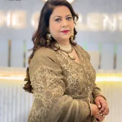 This look is perfect for any grand celebration. The combination of classic hairstyling and sophisticated makeup ensures you will be the center of attention.