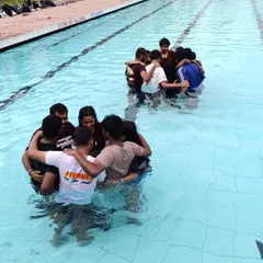 Teamwork makes the dream work, even in the pool! It was fantastic to see this group from AIESEC coming together for some fun aquatic challenges and bonding.