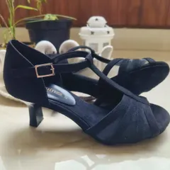 The flared heel is a key feature we obsessed over. This angle shows how it provides a wider, more stable base, giving you the confidence to dance for hours, whether you are in a class or social dancing all night.