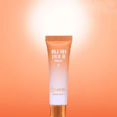 For Mars Cosmetics' "Blush Hour" launch, we created this conceptual shot to represent the "Dawn" shade. Using sand and a bright, glowing light source, we simulated a sunrise scene that is both artistic and directly tied to the product's name.