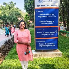 Posing by the Technology Tower at Vellore Institute of Technology (VIT). I was there to conduct a session for the nanotechnology and physics departments.