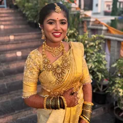 This is my promise to you: no filters, no edits. This photo of a happy bride was taken in natural daylight to show how my makeup looks in person. The result is a radiant, confident bride.