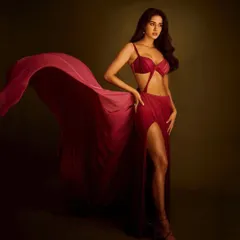 A full-length shot of Disha Patani for the Grazia India awards feature. The flowing red gown called for equally dramatic hair and makeup. I created a look that was both powerful and elegant, perfect for an awards feature.