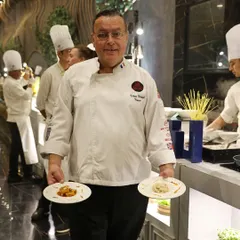 When your catering team includes Italian chefs, you don’t serve pasta, you serve poetry. Our Chef proudly presents two authentic Italian dishes, crafted with passion.