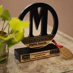 A close-up of the Midtown Digital Award for "Best Landscape Architecture," a symbol of our dedication to excellence in design.