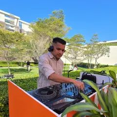 Here I am at the console during a daytime event at the Oberoi in Ajman. This is the kind of setting where a smooth fusion with a guitarist or saxophonist works perfectly to create a classy, relaxed vibe.