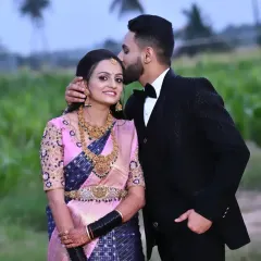 A sweet and romantic moment. My goal is to create a look that makes the bride feel confident and beautiful, allowing her to be fully present in these precious moments.