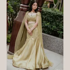 Your engagement or reception look should be nothing short of show-stopping. For this bride's stunning mermaid gown, I created a glamorous look with soft, contoured features and glowing skin that photographed beautifully from every angle.