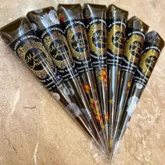 My 100% organic and fresh henna cones, ready for you. I make these myself with no added chemicals, so you get the best, safest, and darkest stain possible. Remember to freeze them upon arrival.