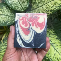 Sometimes I’m just amazed at my own creativity! I absolutely love how the swirls turned out in this bar, with activated charcoal and beautiful pink hues.