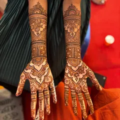 A beautiful example of the non-bridal or guest mehendi my team provides. This design is elegant, intricate, and perfect for any wedding guest.