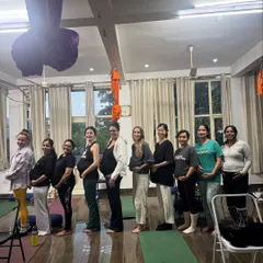 This is what sisterhood looks like. A snapshot from one of my prenatal classes, where a group of strong mothers-to-be share their journey, support each other, and grow together. You are not alone on this path.